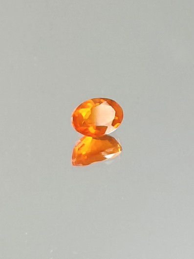 fire Opal 0,6 ct oval