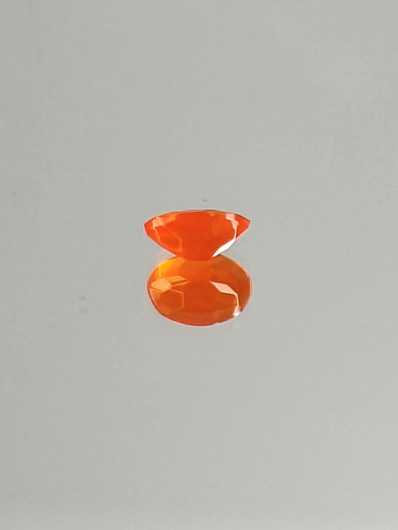 fire Opal 0,4 ct oval
