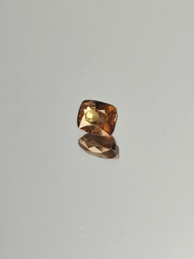 Granaatti 0,6 ct cushion