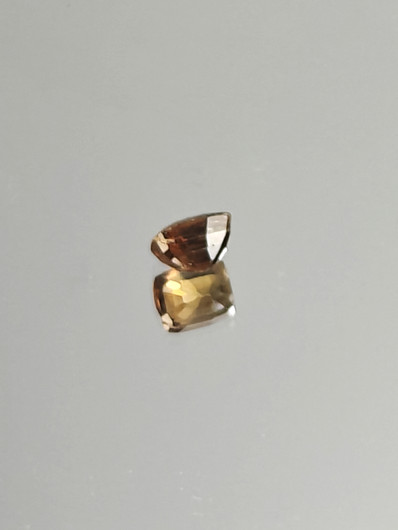 Granaatti 0,6 ct cushion