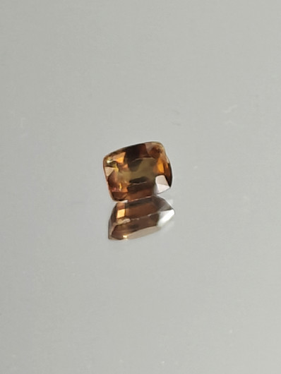 Granaatti 0,6 ct cushion