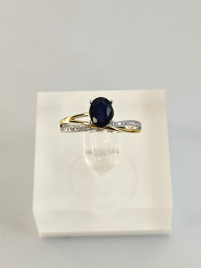individual adjustable silver ring with real Sapphire and decorative stones