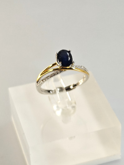 individual adjustable silver ring with real Sapphire and decorative stones