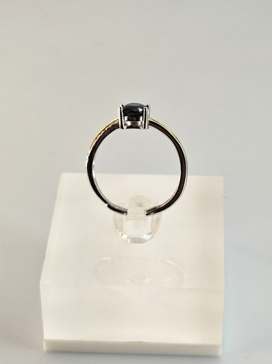 individual adjustable silver ring with real Sapphire and decorative stones