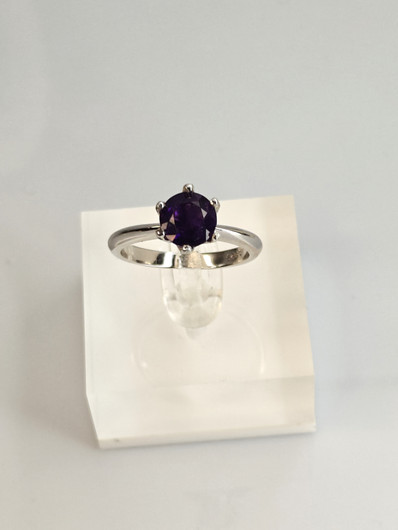 individual silver ring with real Amethyst