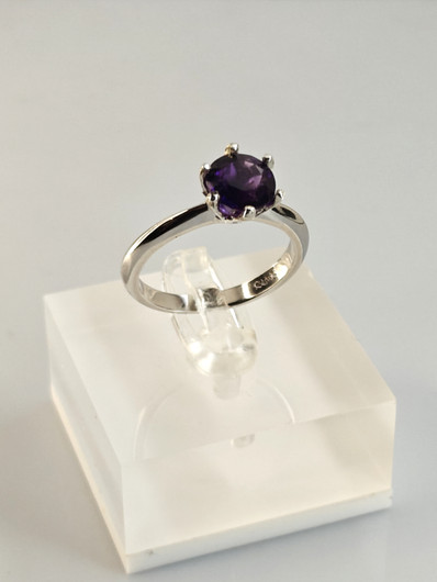 individual silver ring with real Amethyst