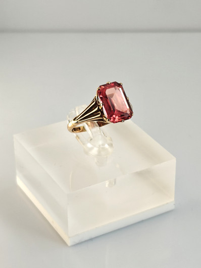 Vintage synt. sapphire gold ring  