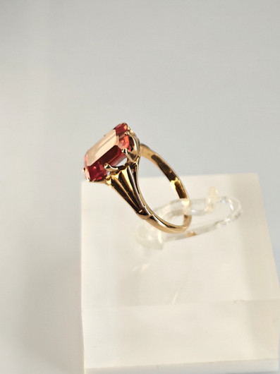 Vintage synt. sapphire gold ring  