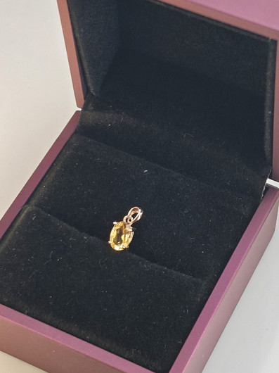 individual silver pendant with real Citrine