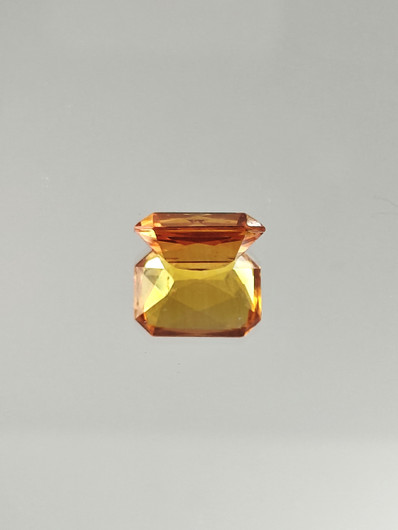 9.2 ct, smaragdi hiottu safiiri ( synteettinen )