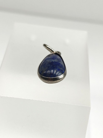 Lapis lazuli riipus