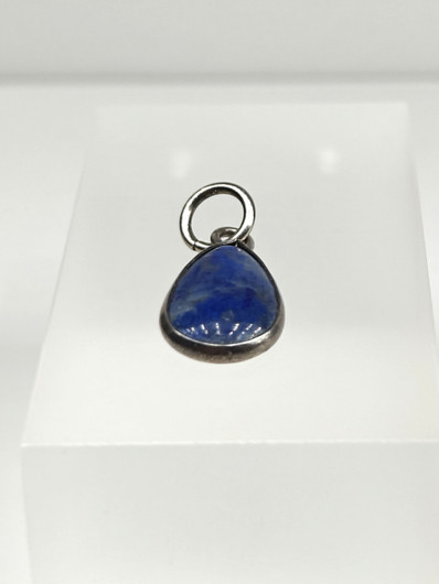 Lapis lazuli riipus