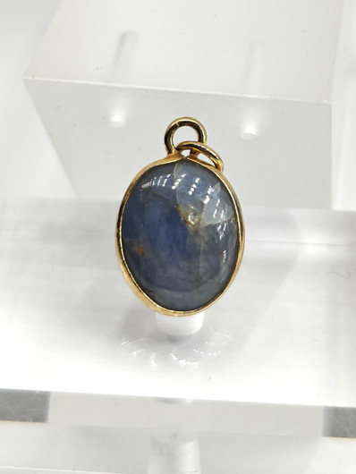 Sapphire pendant 