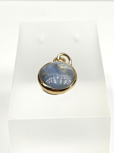 Sapphire pendant 