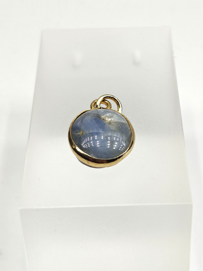 Sapphire pendant 