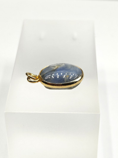 Sapphire pendant 