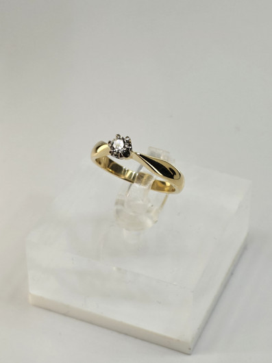 Vintage diamond gold ring  
