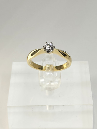 Vintage diamond gold ring  