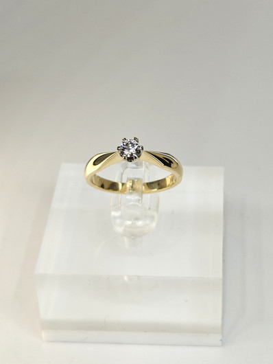 Vintage diamond gold ring  