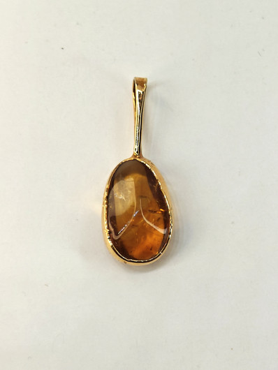 Vintage riipus korukivellä