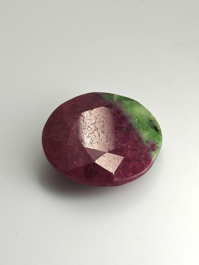 Rubiini Zoisiitti 31,8 ct pyöreä