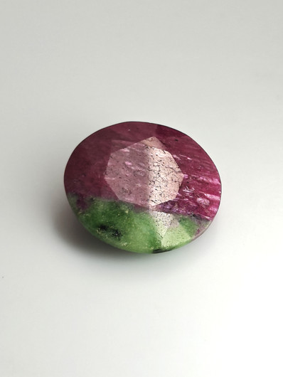 Rubiini Zoisiitti 31,8 ct pyöreä