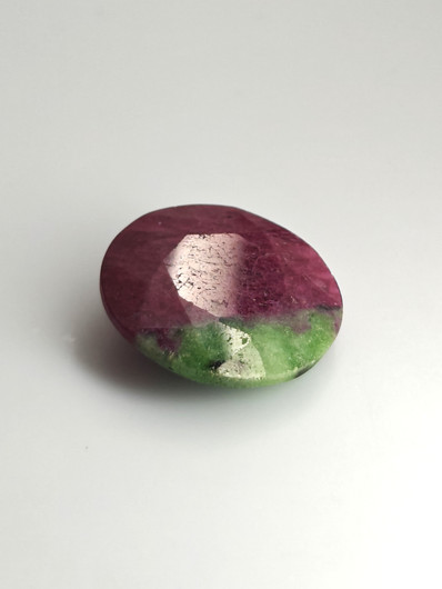 Rubiini Zoisiitti 31,8 ct pyöreä