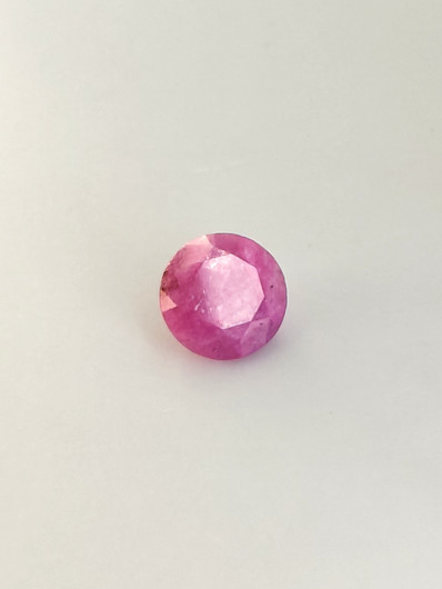 Rubiini 2,2 ct pyöreä