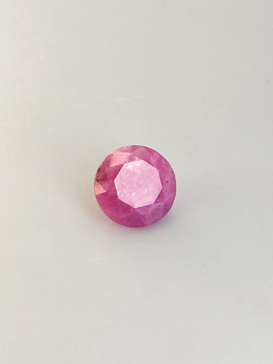 Rubiini 2,2 ct pyöreä