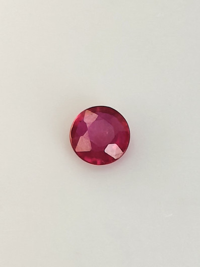 Rubiini 1,1 ct pyöreä