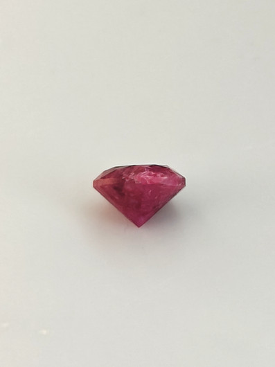 Rubiini 2,2 ct pyöreä