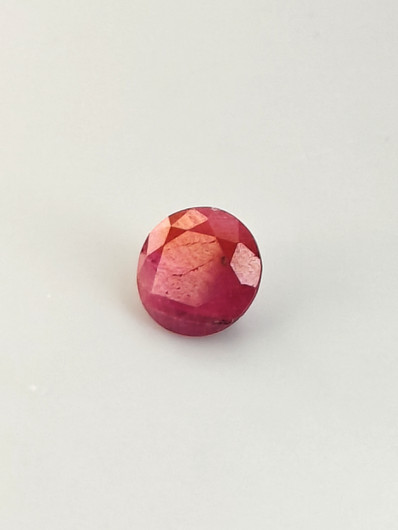 Rubiini 2,4 ct pyöreä