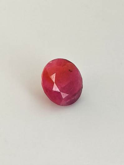 Rubiini 2,4 ct pyöreä