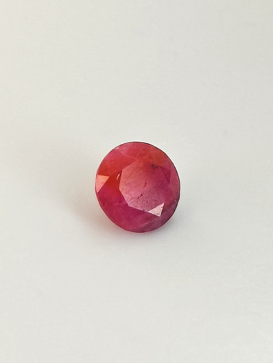 Rubiini 2,4 ct pyöreä
