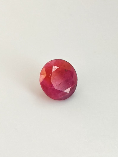 Rubiini 2,4 ct pyöreä