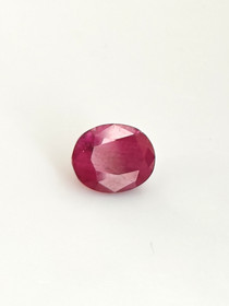 Ruby 2,2 ct oval