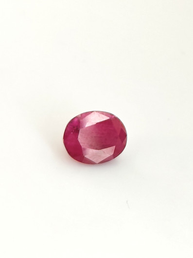 luonnollinen Rubiini 2 ct ovaali