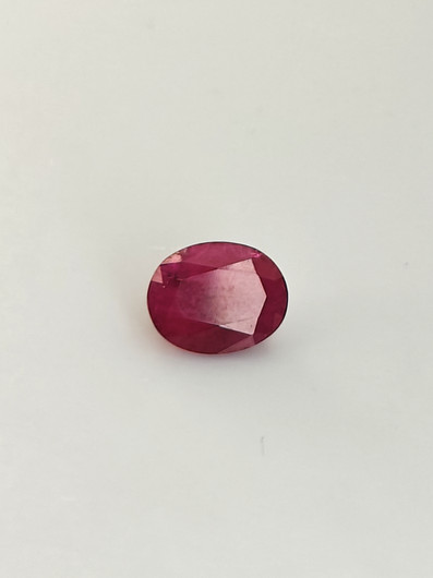 luonnollinen Rubiini 2 ct ovaali