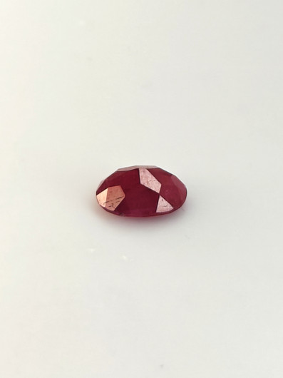 luonnollinen Rubiini 2 ct ovaali
