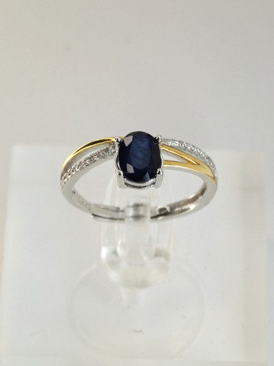 yksilöllinen säädettävä hopeasormus aidolla Safiirillä 