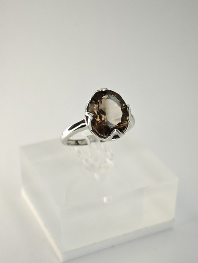 yksilöllinen säädettävä hopeasormus  Savukvartsilla