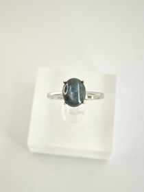 individual silver ring with real star Sapphire 