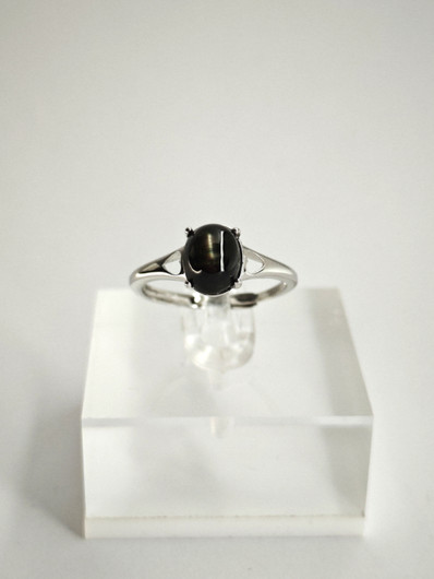 yksilöllinen säädettävä hopeasormus aidolla tähti Safiirillä 