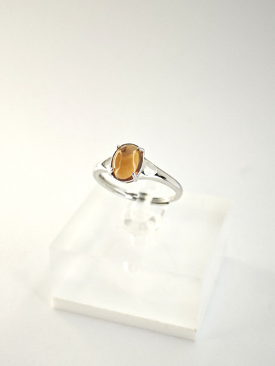 yksilöllinen säädettävä hopeasormus luonnollisella 