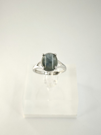 yksilöllinen säädettävä hopeasormus luonnollisella tähti Safiirillä 