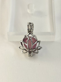 individual opening pendant with decorative stone