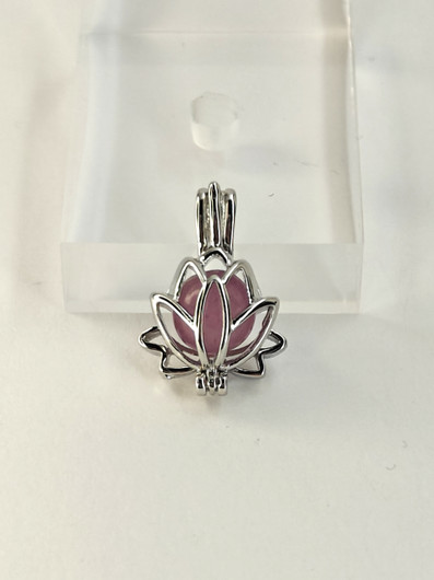 yksilöllinen avautuva riipus koriste kivellä 