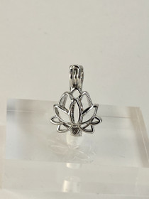 individual opening pendant with decorative stone