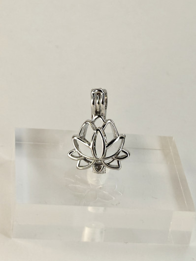 yksilöllinen avautuva riipus koriste kivellä 