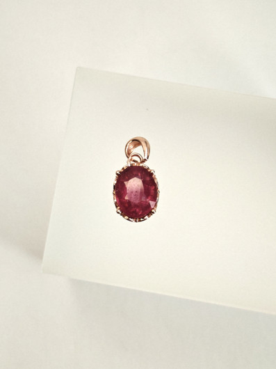 yksilöllinen hopeariipus aidolla Burman Rubiinilla